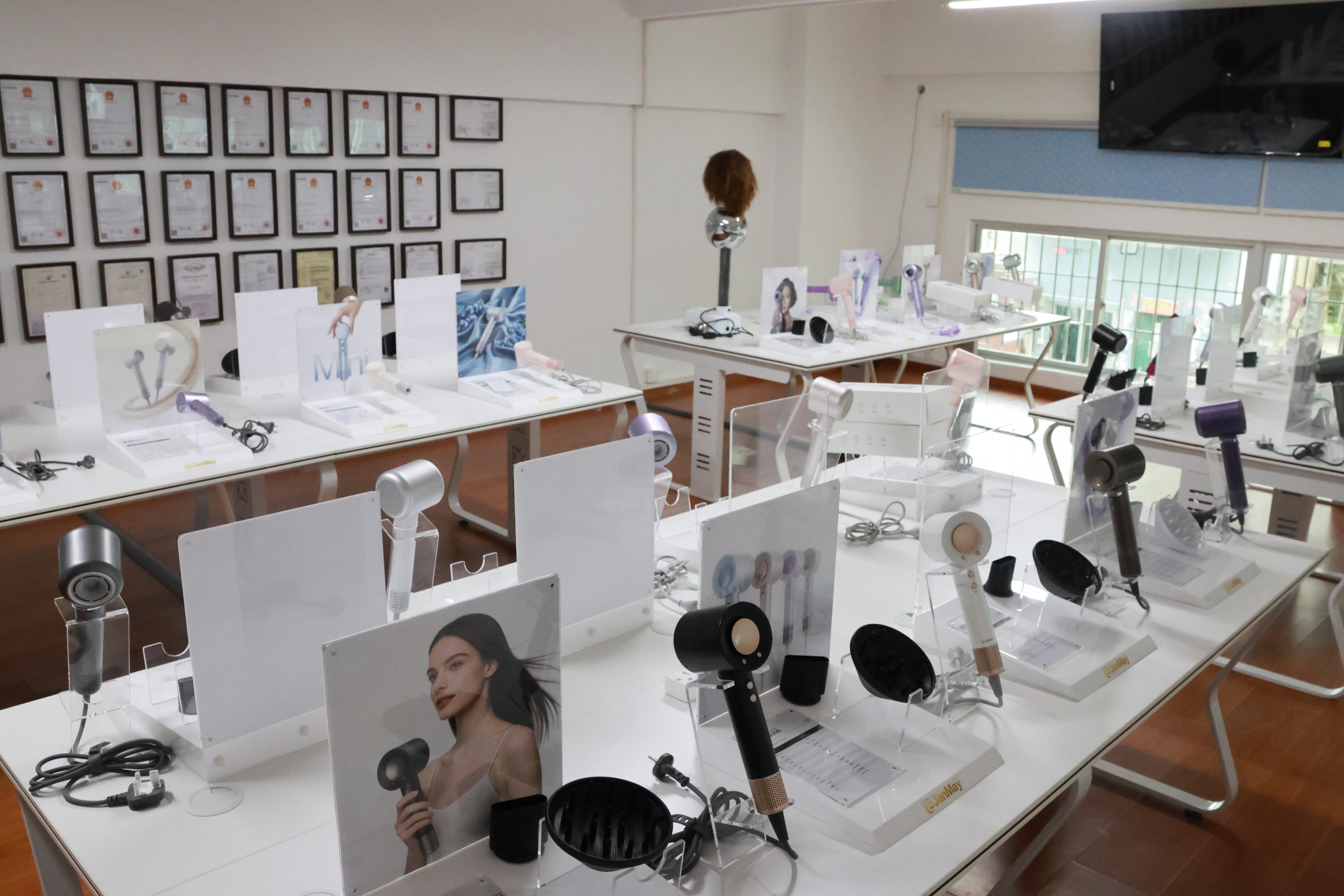 Certification & Showroom